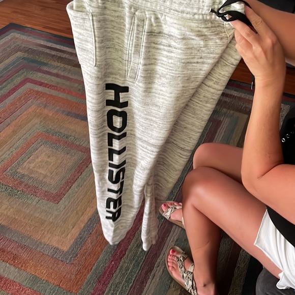 Holister joggers, men small, good condition gently used, cotton material. - Picture 3 of 3